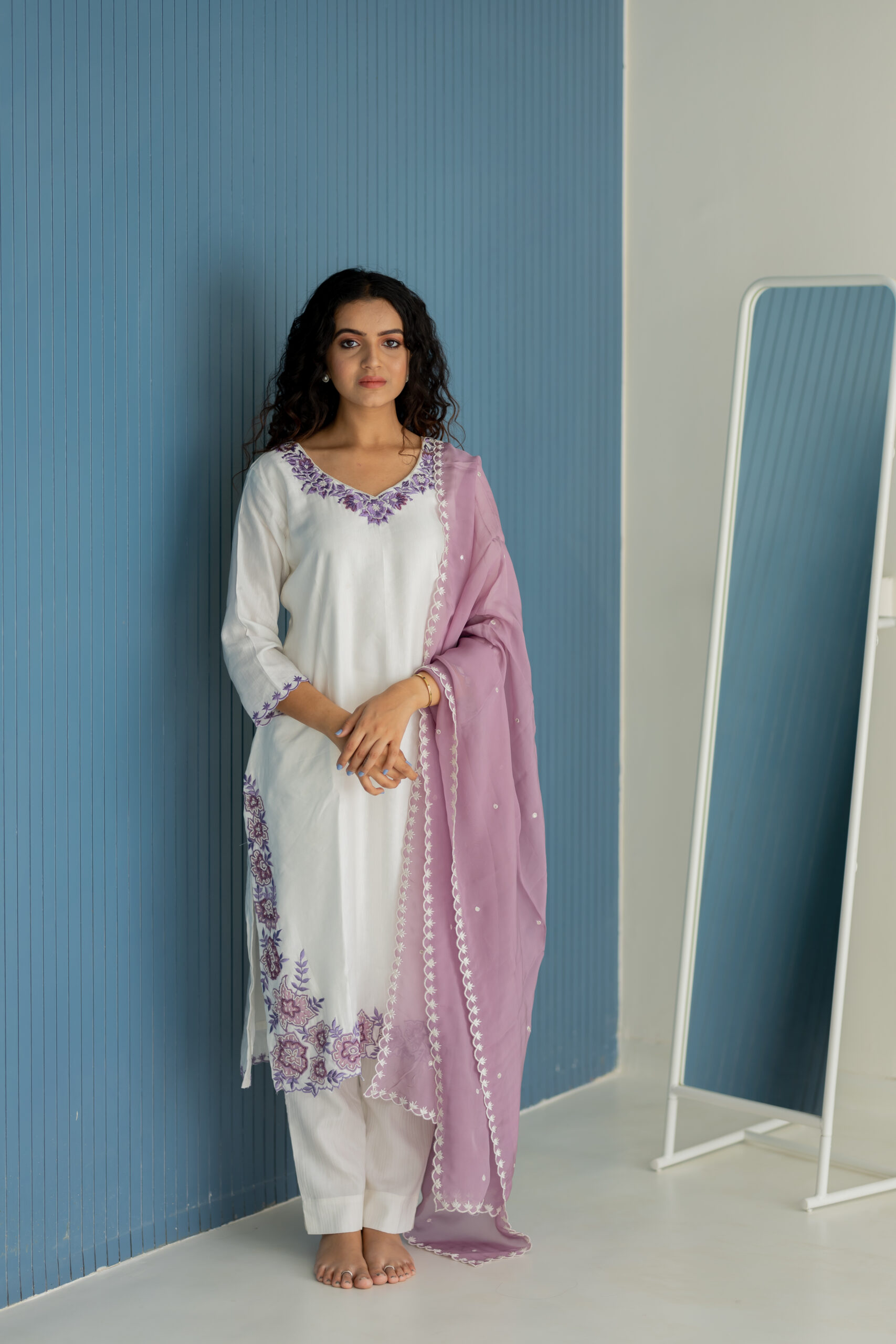 White and Lavender Dupatta